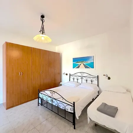 Tony - Baia Only Teenagers Appartement *